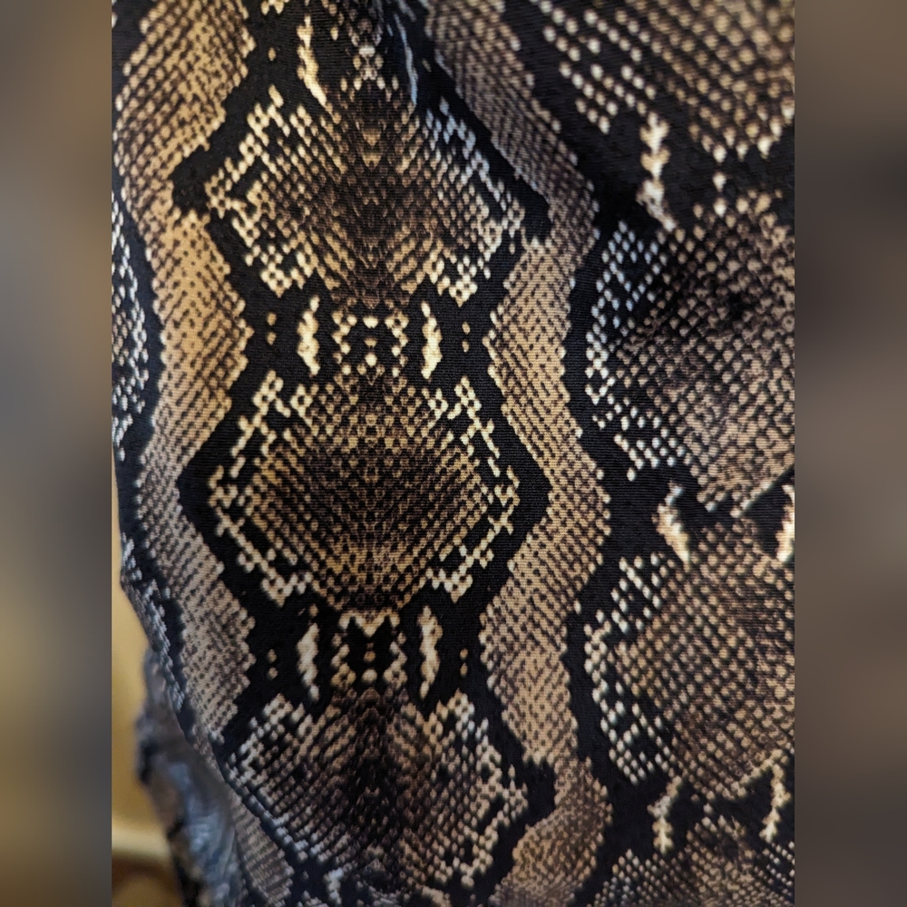 CALVIN KLEIN SNAKESKIN PRINT SWIMSUIT SZ 8 - Picture 7 of 8